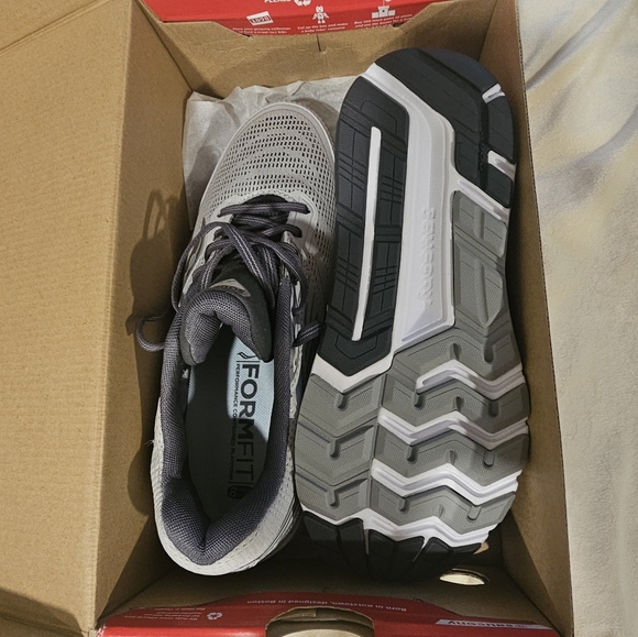 Saucony Other - Saucony mens echelon new in box